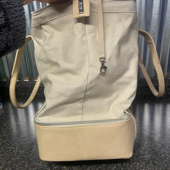 NWT Beis Weekender Bag - Picture 4 of 9